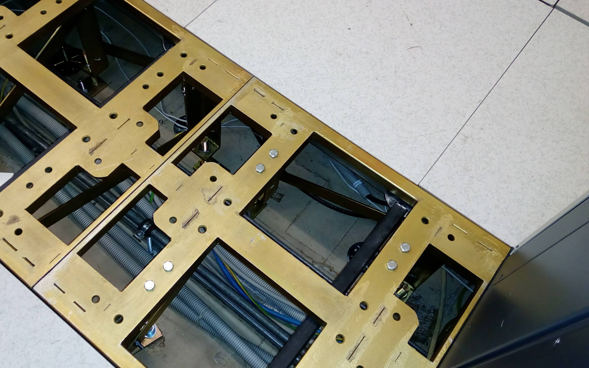 Βασεις Επιμεταλλωμενες