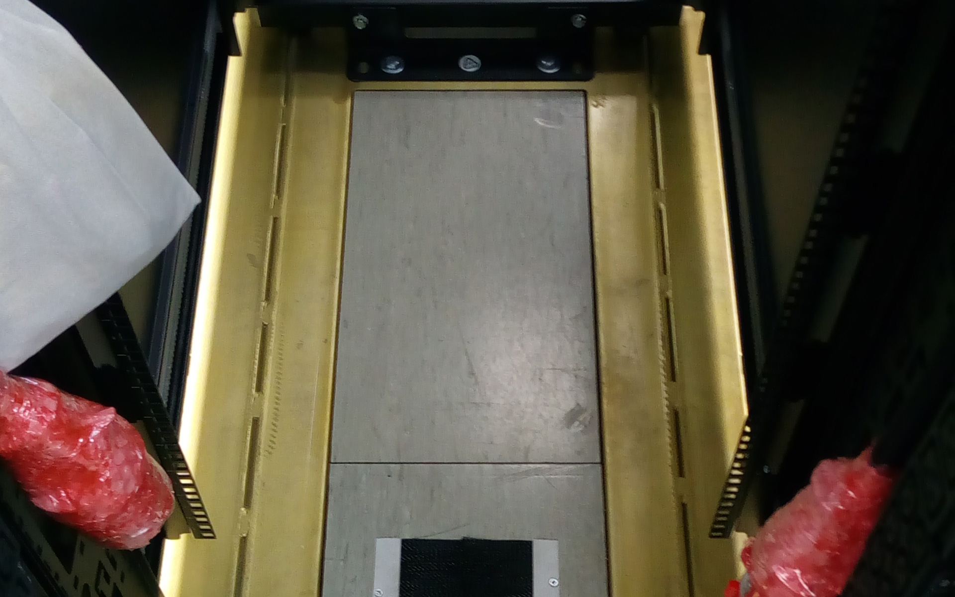 Βαση Στηριξης Rack Σε Down Flow Raised Floor