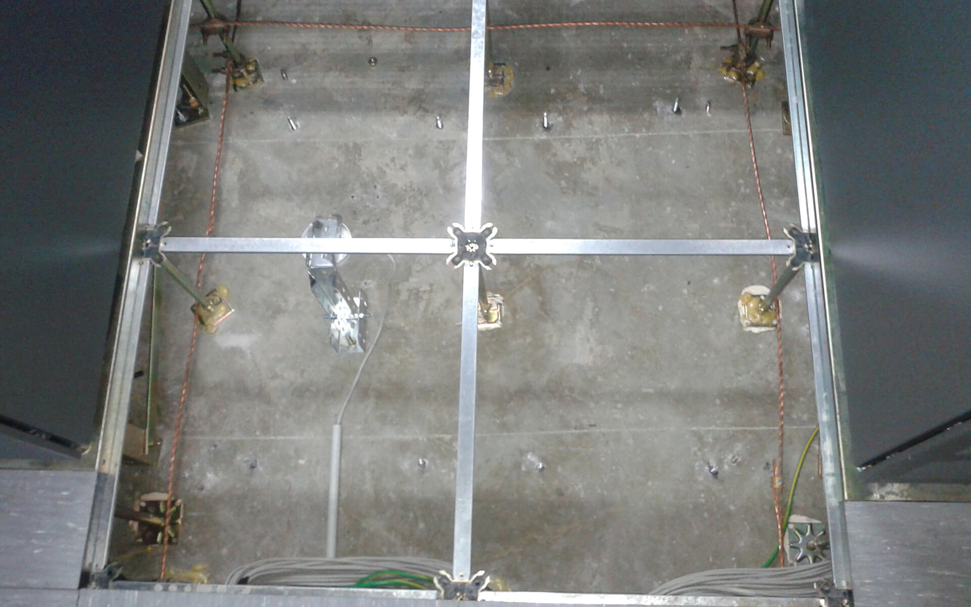 Εγκατασταση Αντισεισμικης Βασεις