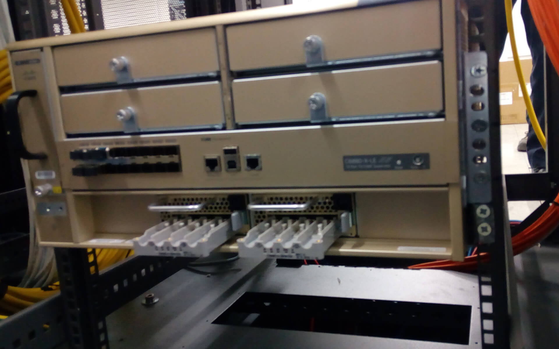 Ειδικη Κατασκευη Στηριξης Server