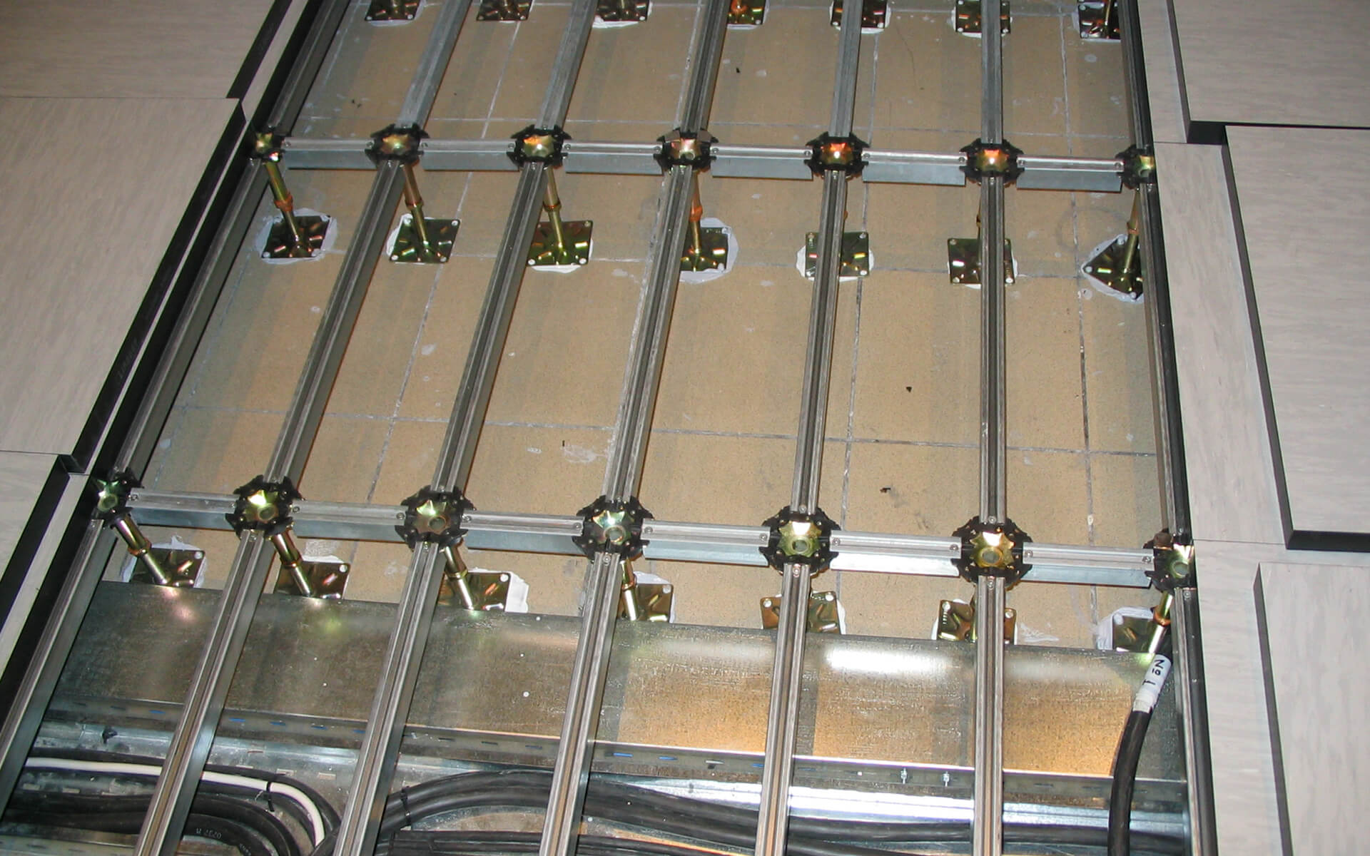 Ψευδοδαπεδο ειδικη κατασκευη