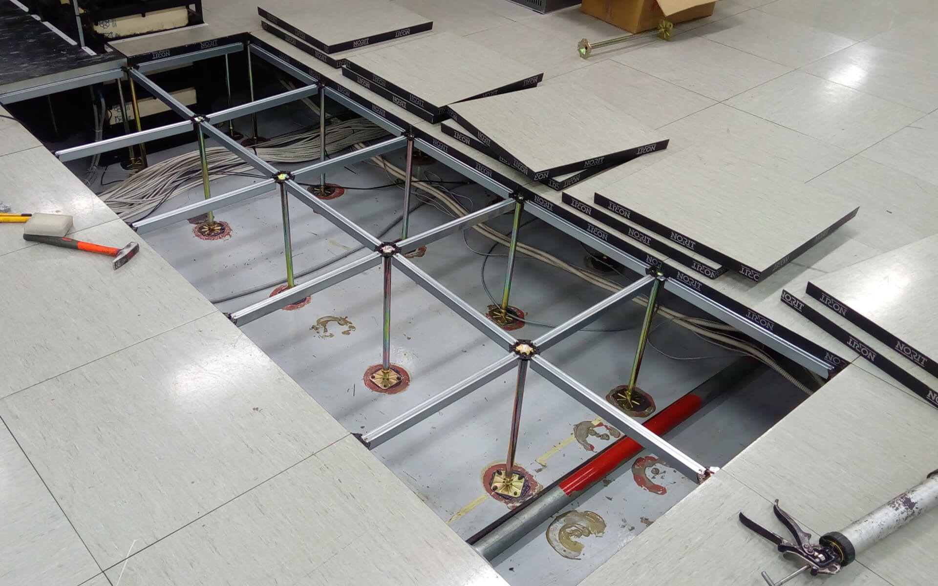 Απεγκατάσταση Μπαταριών Και Επιδιόρθωση Δαπέδου