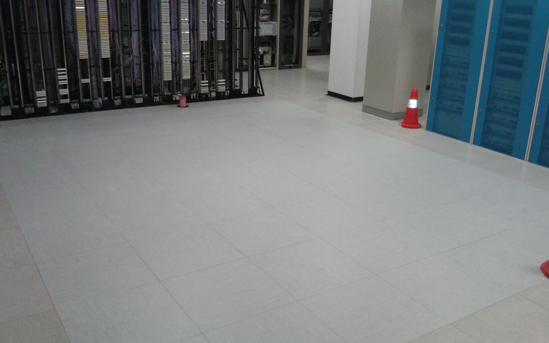 Επιδιόρθωση Δαπέδου  Μετά Απο Απεγκατάσταση Εξοπλισμού