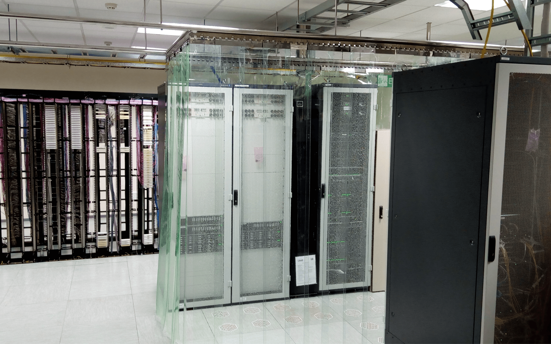 Φραγή Ψυχρού Διαδρόμου Με Κουρτίνες