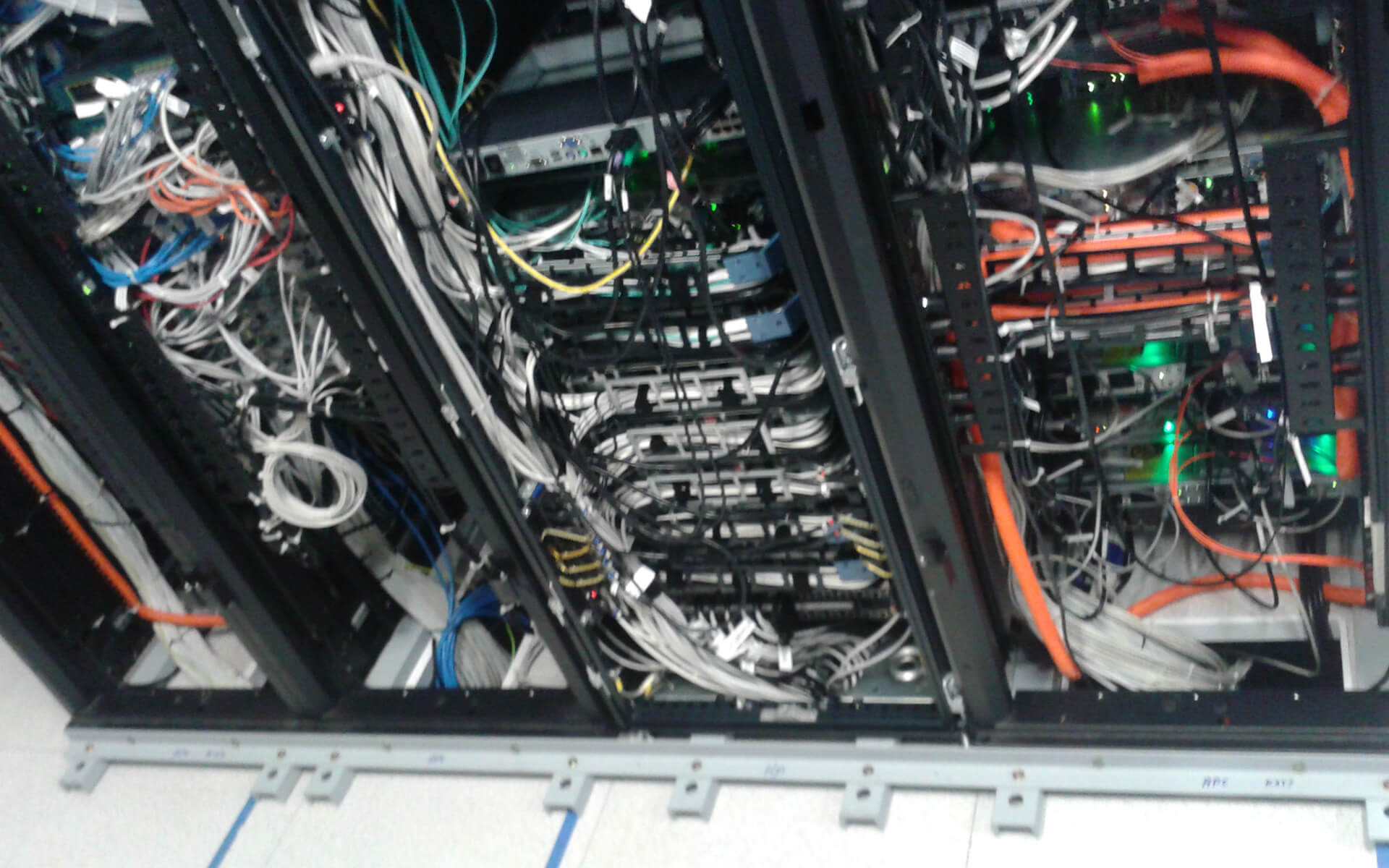 Μεταφορά Live Panels Με Ειδική Μεταλλική Κατασκευή